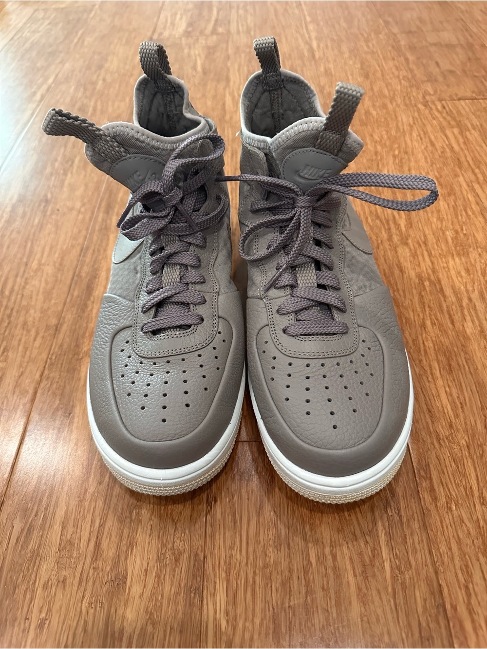 Nike High Top Air Force 1 - Picture 2 of 4